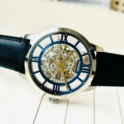 Fossil Men’s Analog Blue Dial Leather Strap Watch